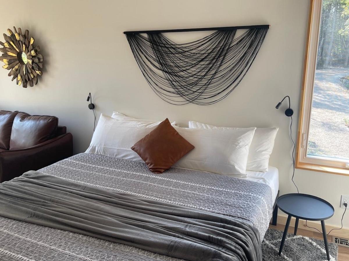Stone Cove Waterfront Adults Only Bed & Breakfast